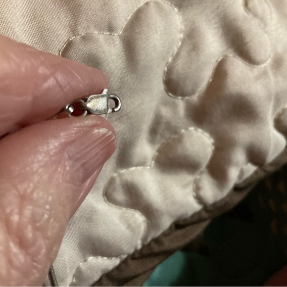 James Avery Retired Small Filigree Heart Pendant - Picture 10 of 13